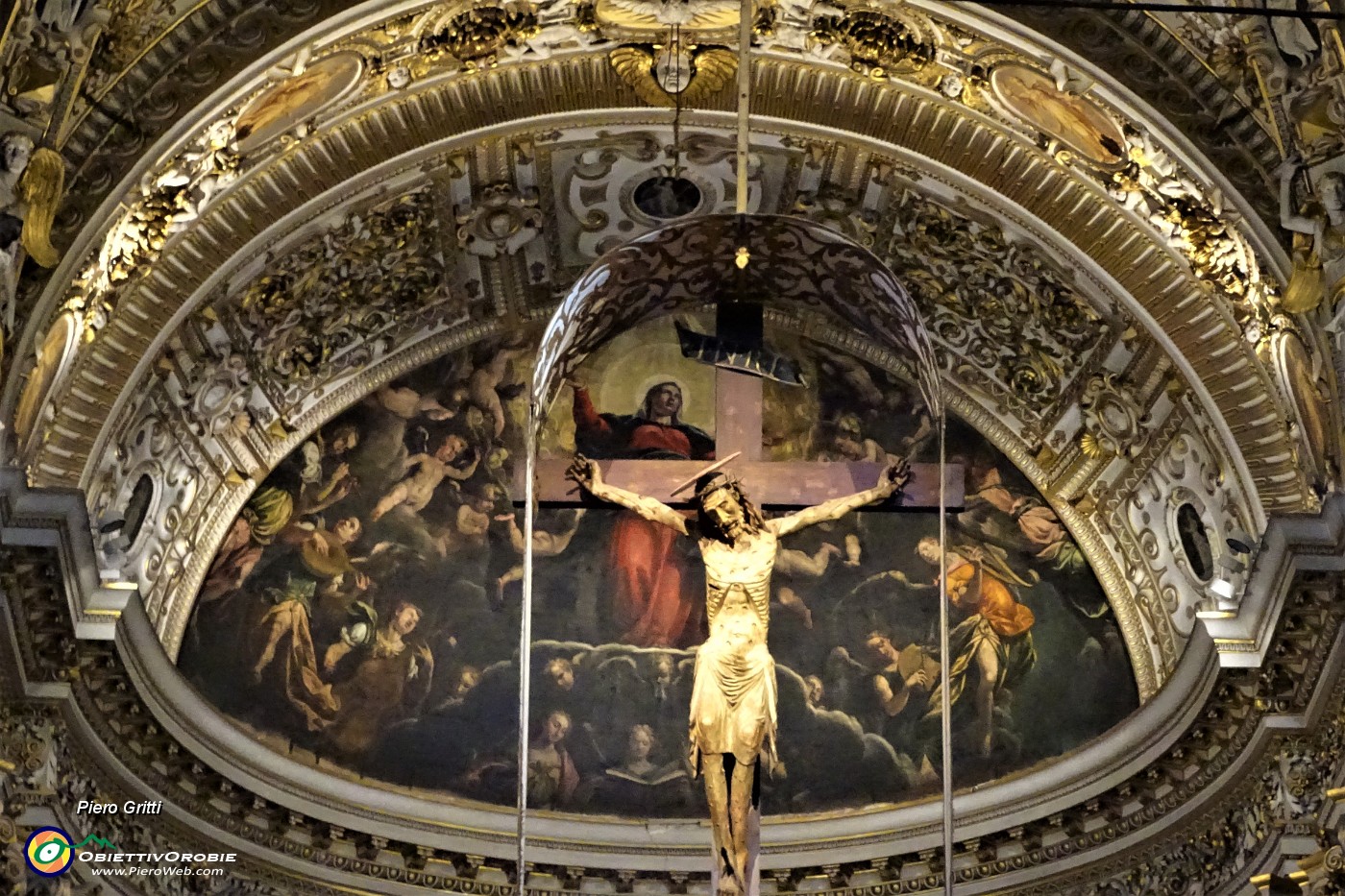 78 Il bel  Crocefisso e la Madonna di S.Ta Maria Maggiore.JPG